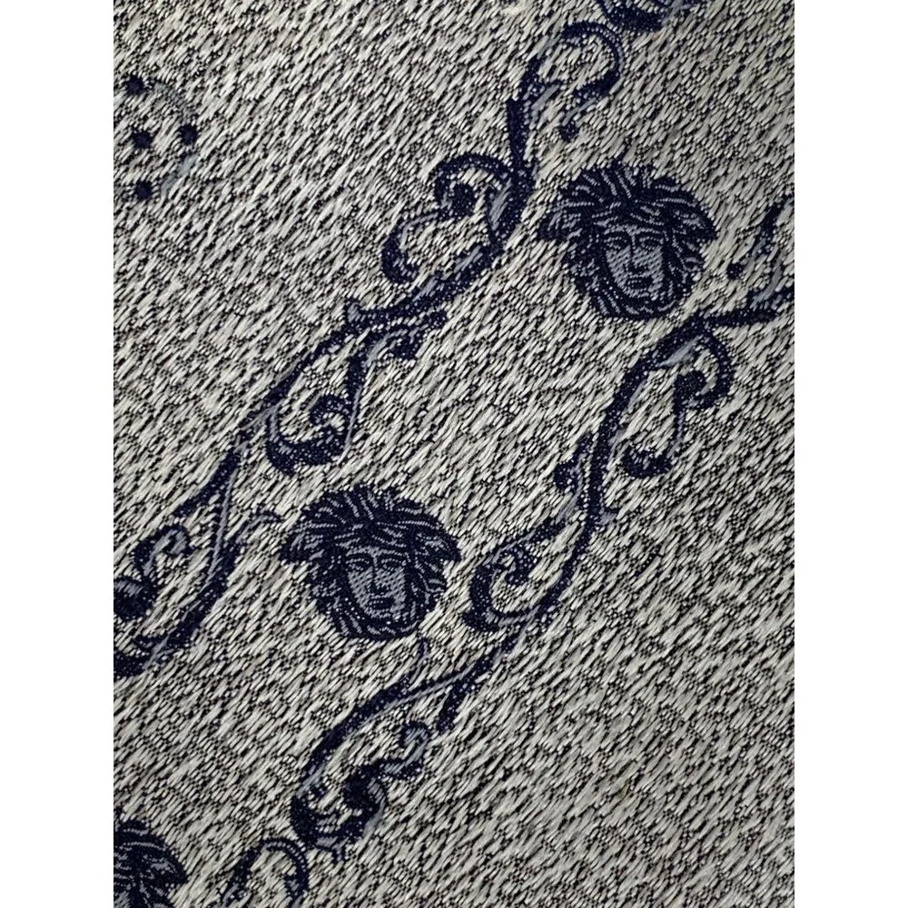 Mens Vintage Gianni Versace Neck Tie Grey Silk Medusa Logo Italy EUC 6836 - Picture 3 of 10